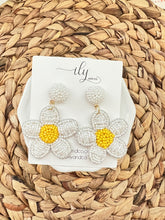 Load image into Gallery viewer, Daisy Drop Earrings