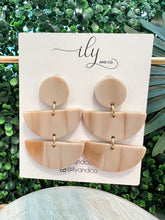 Load image into Gallery viewer, Elsie Earrings