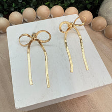 Load image into Gallery viewer, Serena Bow Earrings