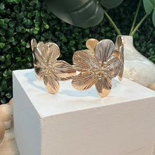 Load image into Gallery viewer, Bloom Cuff Bracelet