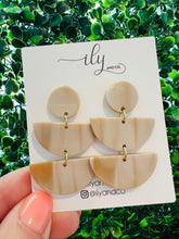 Load image into Gallery viewer, Elsie Earrings