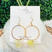 Load image into Gallery viewer, Iris Earrings