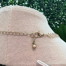 Load image into Gallery viewer, Golden Laurel Chain Necklace