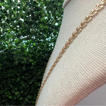 Load image into Gallery viewer, Golden Laurel Chain Necklace