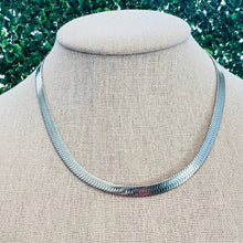 Load image into Gallery viewer, Jennifer Zeuner Aline Necklace