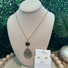 Load image into Gallery viewer, Long Tear Drop Pendant Necklace Set