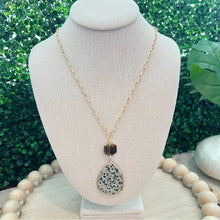 Load image into Gallery viewer, Long Tear Drop Pendant Necklace Set